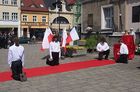 3 maja 2005. Rynek, podczas uroczystości poświęconych rocznicy uchwalenia Konstytucji 3 Maja, okolicznościowy spektakl zaprezentował Teatr 112.