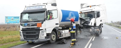 Wjechał w cysternę z tlenem