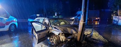 Rozbił się uciekając przed policją 