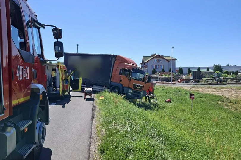 Kierowca ciężarówki stracił przytomność za kierownicą