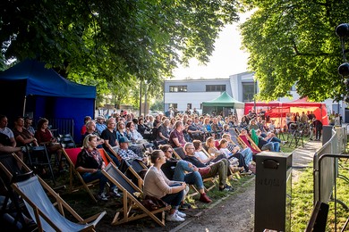 Udany debiut OPEN STAGE - granie pod kasztanami w parku KOK