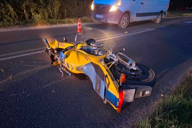 Na łuku drogi stracił panowanie nad motorem 