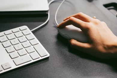 Wybór idealnej myszki i podkładki dla graczy